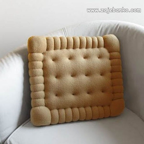 Kreativni predmeti: jastučić u obliku petit beurre keksa