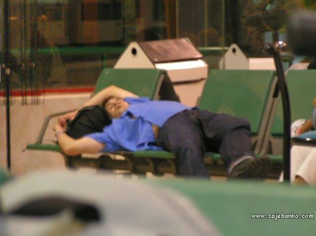 Zaspali u zračnoj luci